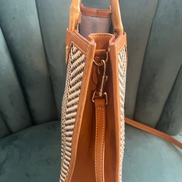 JMcLaughlin Brown and Cream Chevron Tote with Bamboo Handles & Crossbody strap - Picture 3 of 8